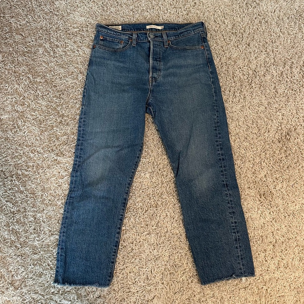 Levi’s Wedgie Straight Jean in Dark/Medium Wash